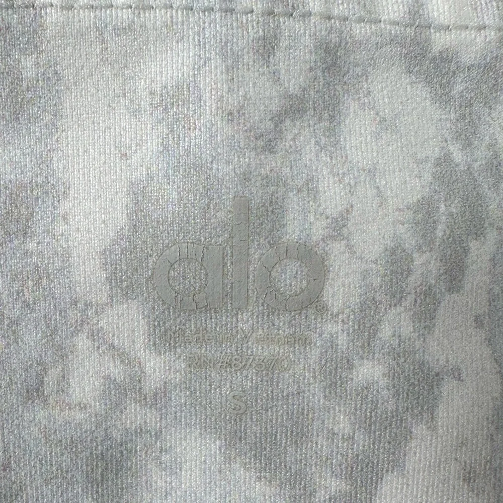 Alo Yoga Leggings Women’s Small Gray White Python Print Cropped High‎ Rise Yoga